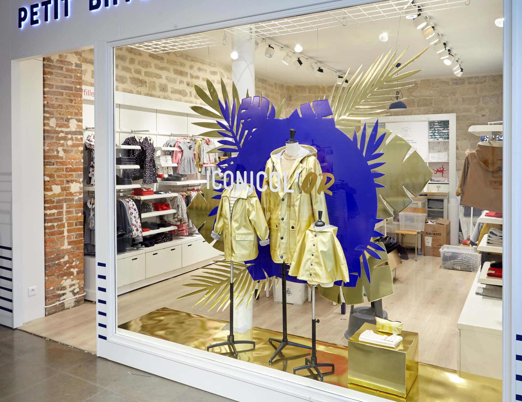 Lucieconan-Vitrine-Graphisme-Paris-Retail-PetitBateau-Iconicolor-1